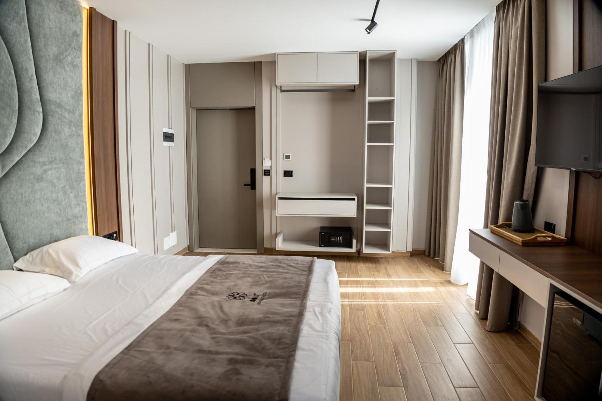 Bolt Boutique Hotel Lezhe Luaran gambar