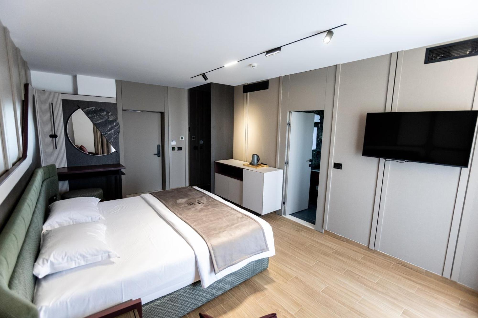 Bolt Boutique Hotel Lezhe Luaran gambar