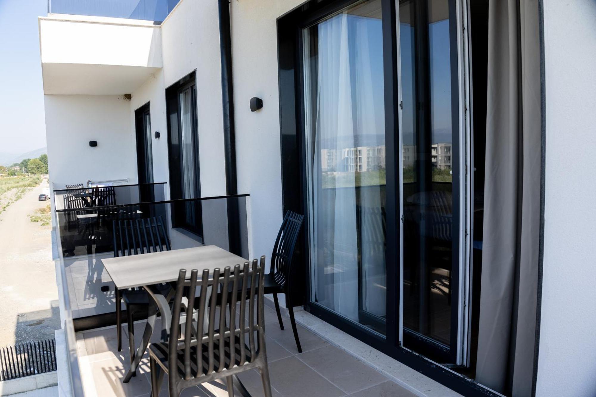 Bolt Boutique Hotel Lezhe Luaran gambar